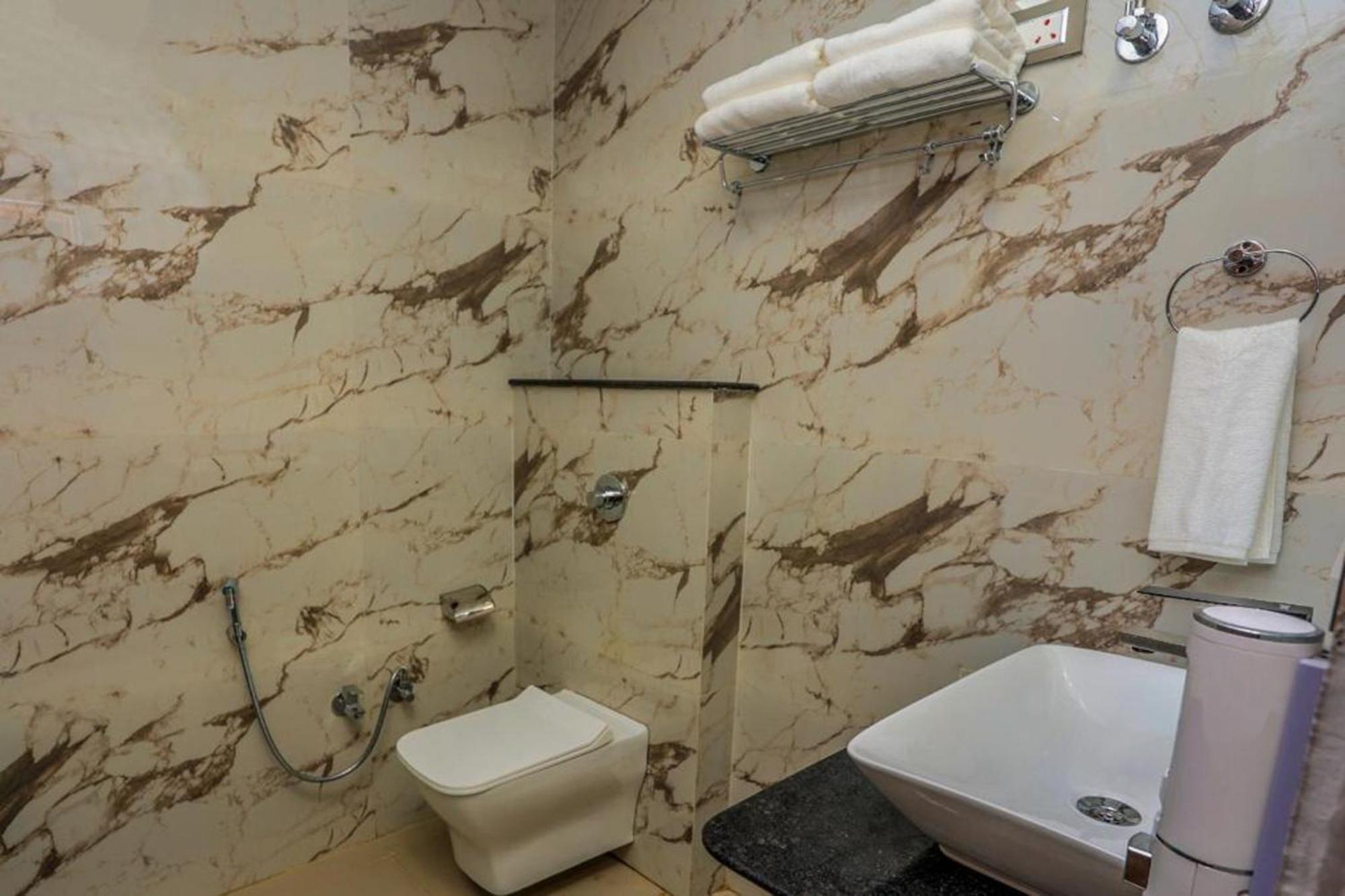 Hotel Eagle Inn Udaipur Eksteriør bilde