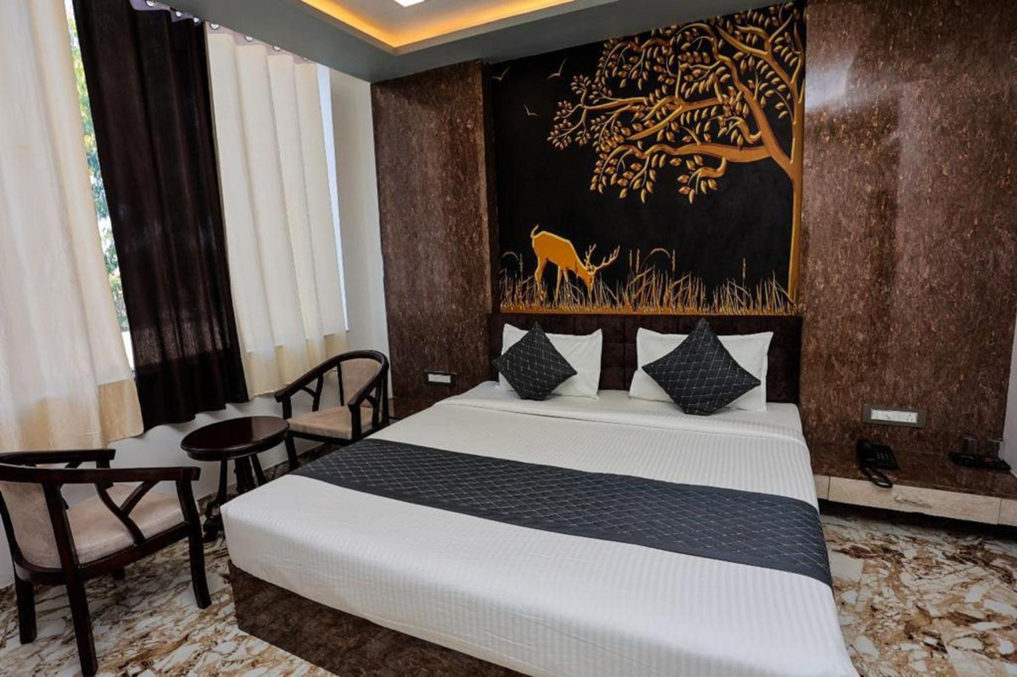 Hotel Eagle Inn Udaipur Eksteriør bilde